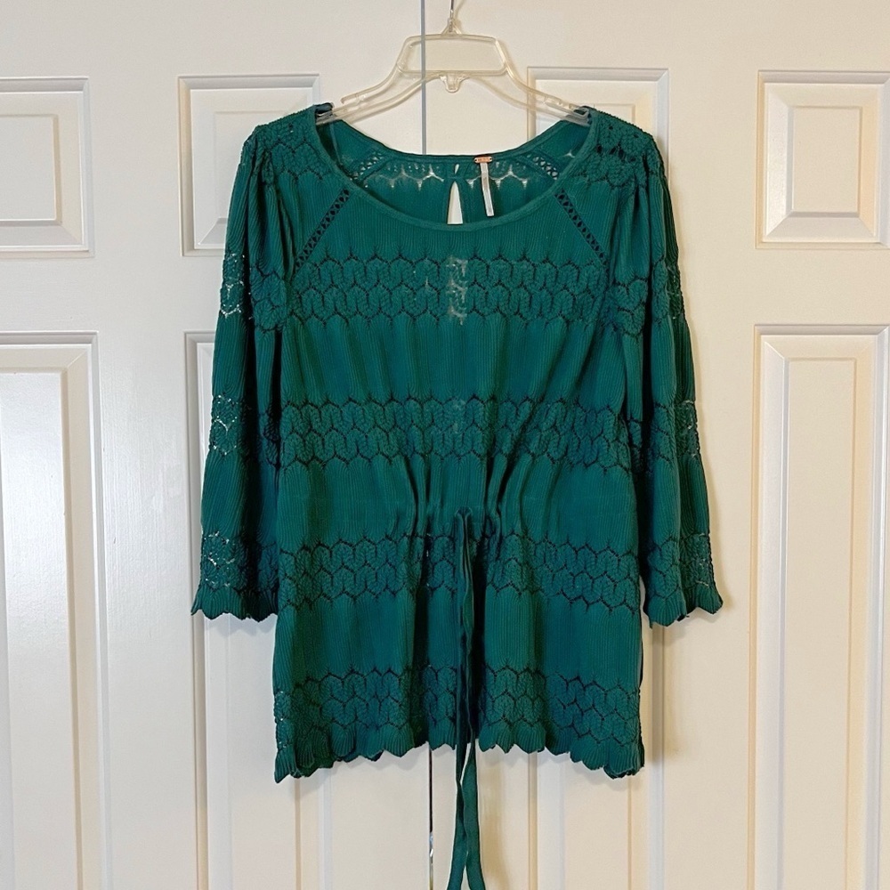 Free People Fire Island Open Knit top. Green, 3/4 sleeve, waist tie, lace. Large - Picture 13 of 15